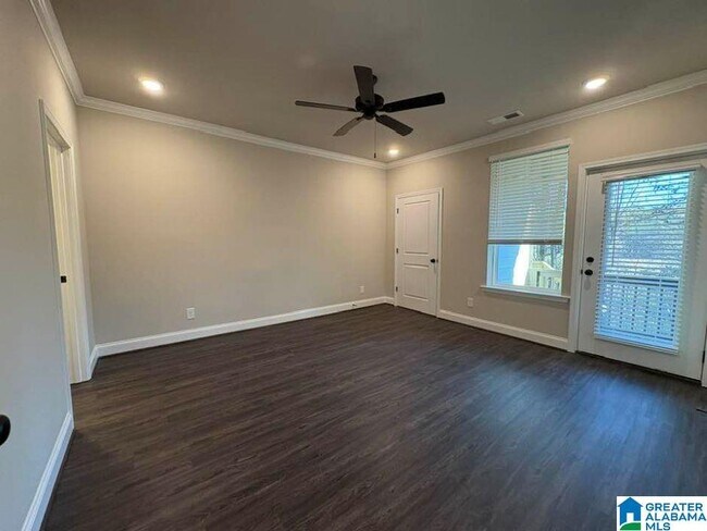 Building Photo - 4421 Lennox Pl