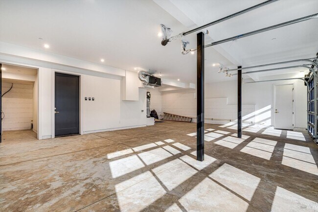Building Photo - 1580 Clear Ridge Dr