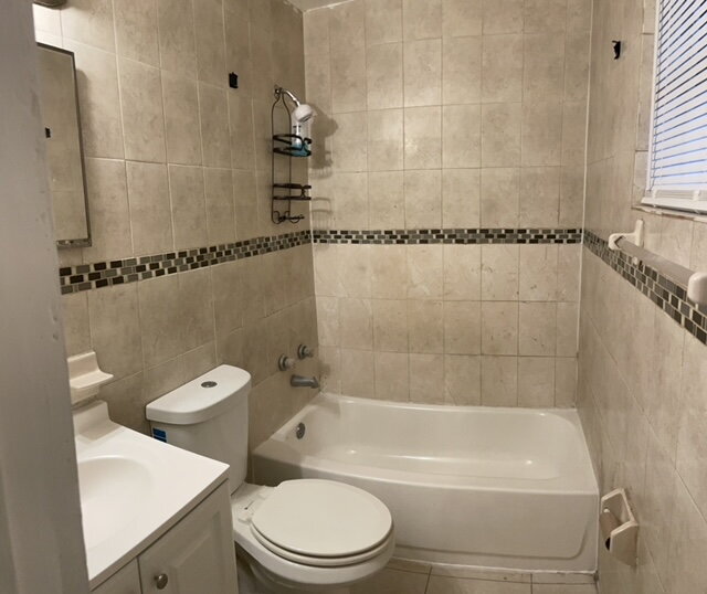 Building Photo - Spacious 1-Bedroom Home Offering Comfort a...