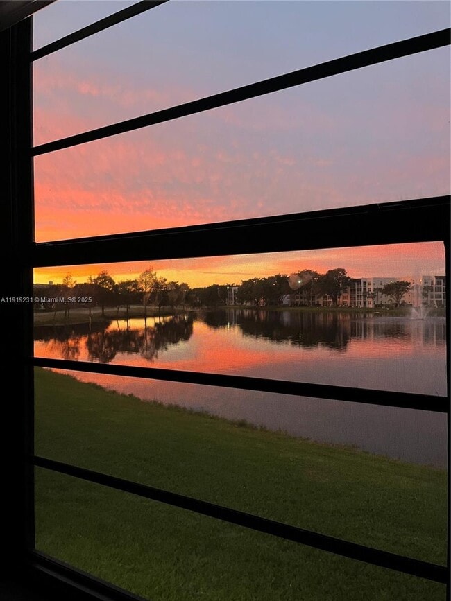 Building Photo - 1522 Whitehall Dr