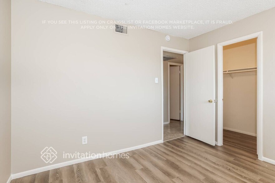 Building Photo - 3502 W Acoma Dr