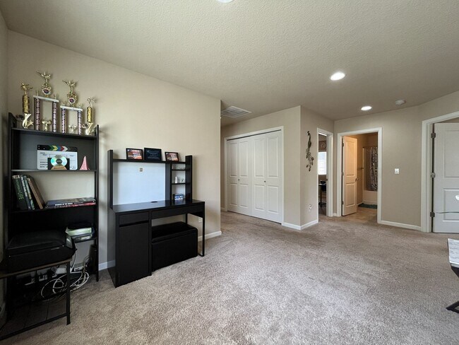 Building Photo - Stunning 4 Bedroom + Loft Bethany Home with Open Layout, Stainless Steel Kitchen, Two Car Garage ...