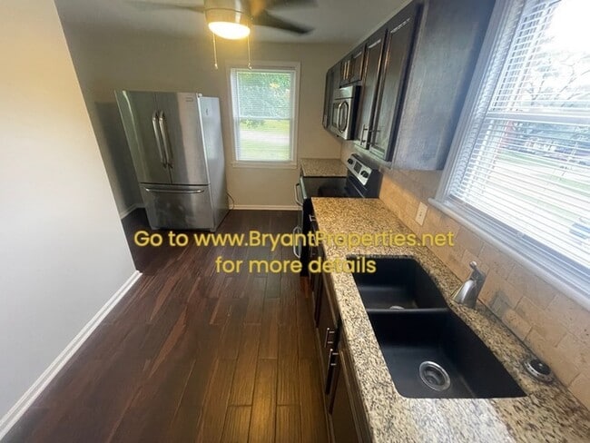 Building Photo - Nashville - Woodbine Area - 3 Bedrooms- I ...