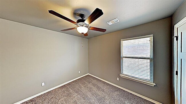 Building Photo - 4201 SE 38th St