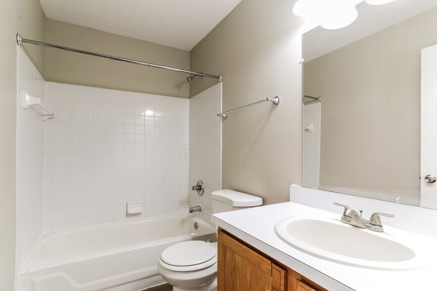 Building Photo - 5815 Castleknock Rd