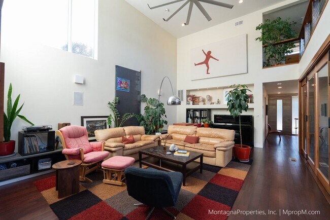Building Photo - Custom Silicon Valley Modern Dream Home Av...