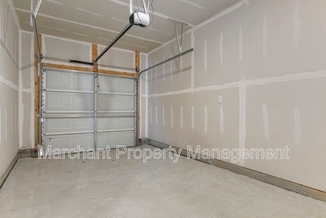 Building Photo - 211 Backstay Ln