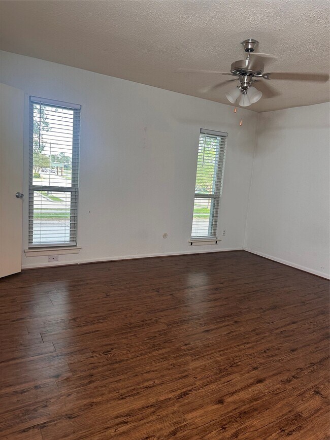 Building Photo - 1413 Bonanza Rd