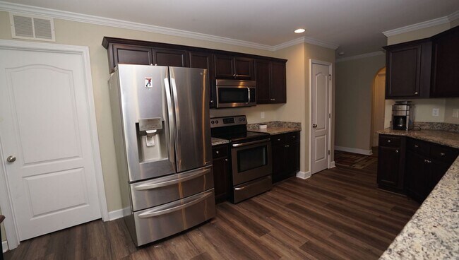 Building Photo - 412 Ridgeway Dr