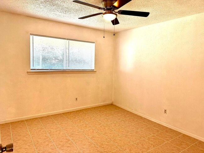 Building Photo - 1528 Angel Fire Dr