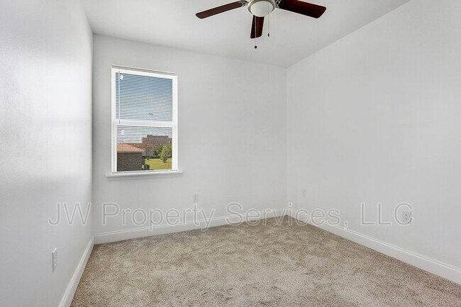 Building Photo - 1149 Scotsdale Dr