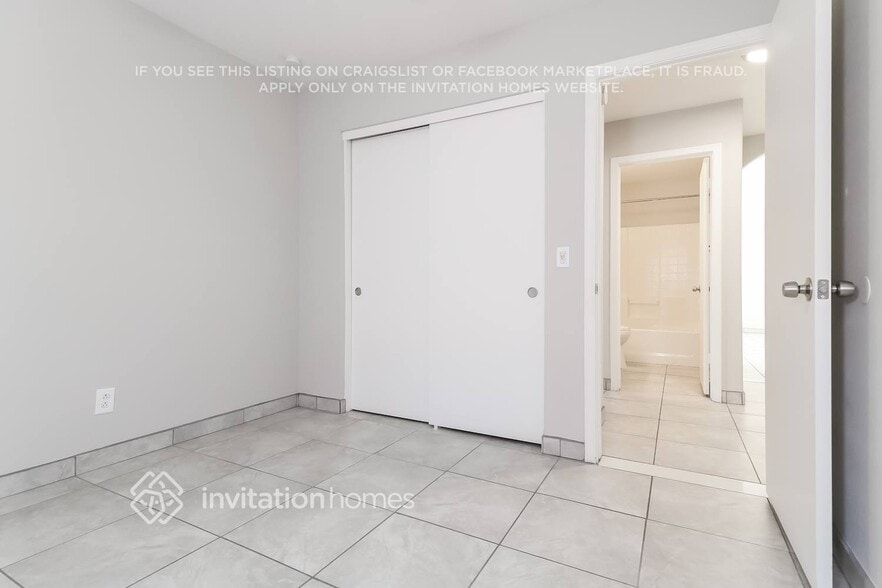 Building Photo - 11312 W Puget Ave