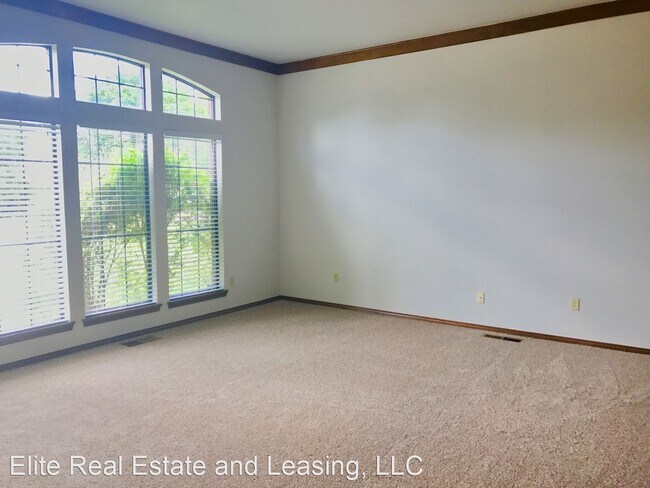 Building Photo - 3 br, 2 bath House - 10604 N. MAJOR AVE