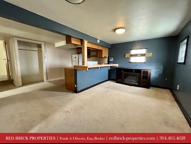 Building Photo - 912 Gaston Ave