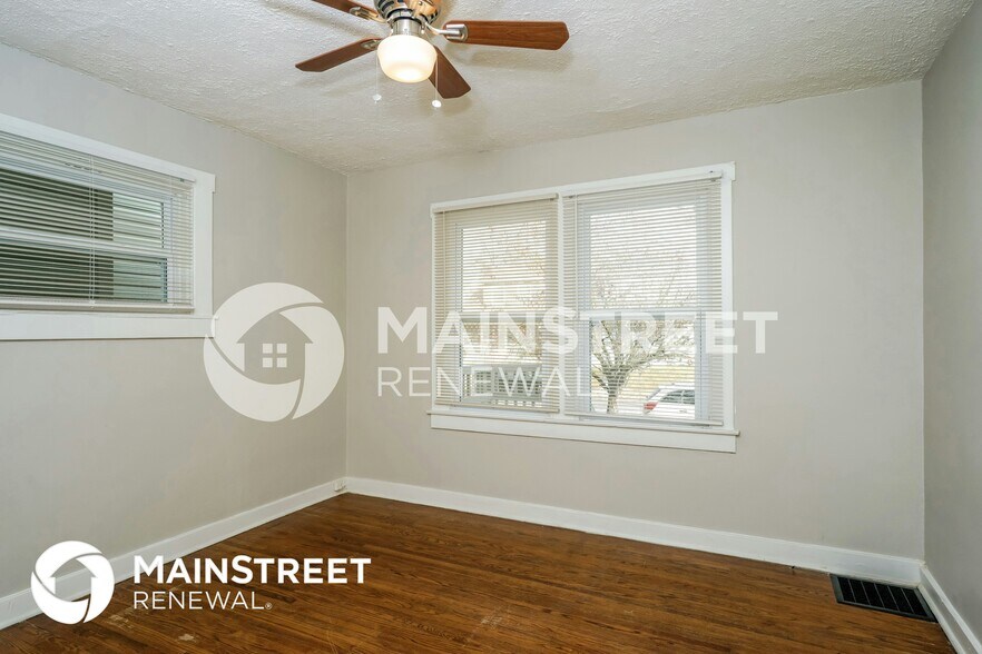 Building Photo - 3908 River Park Dr