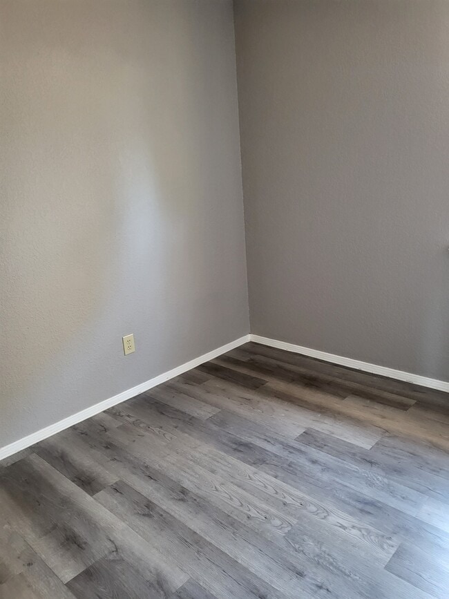 Building Photo - 1517 Prado Del Sol Dr