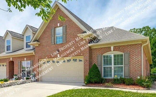 Building Photo - Beautiful large 1800 sf 3/2 for $2000 Townhome in Hixson with a garage and attic storage!