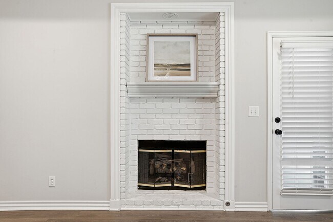 Building Photo - 408 W Fairway Ct