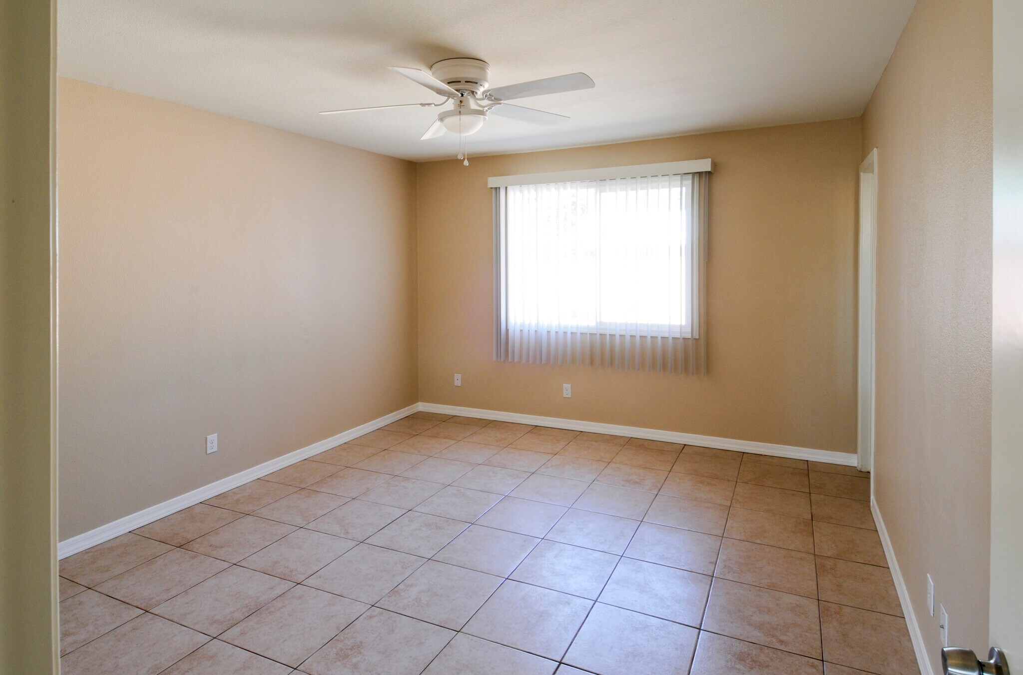 Master Bedroom - 2417 S Newberry Rd