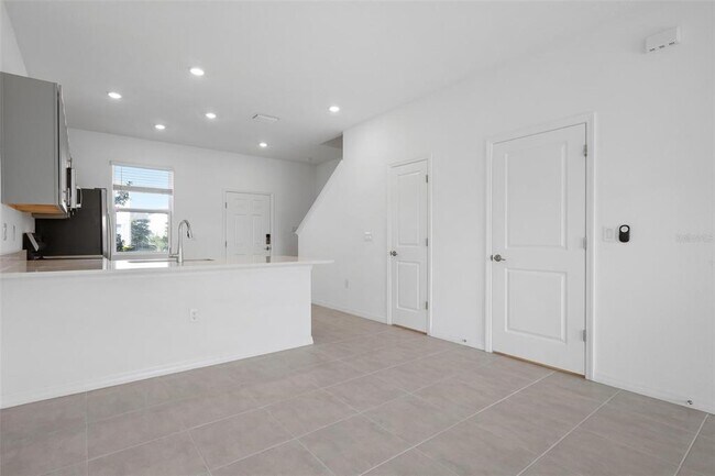 Building Photo - 8565 Daybreak St