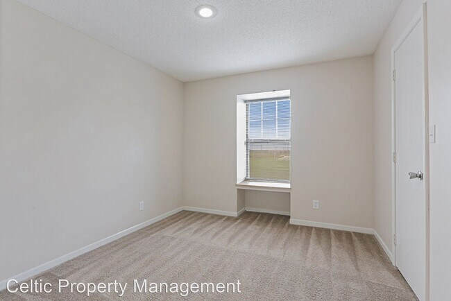 Building Photo - 6720 N Randall Ct