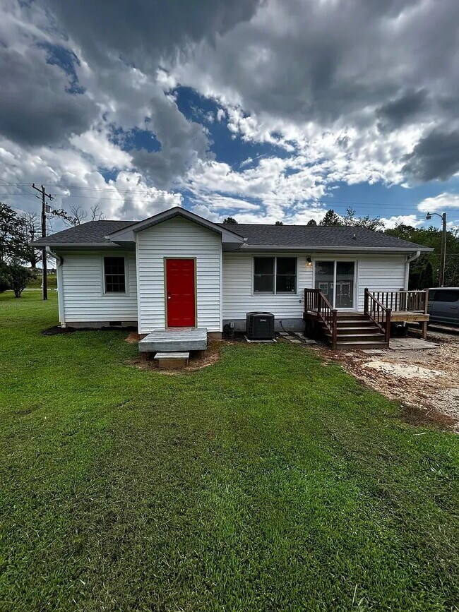 Building Photo - 2 Bedroom Home Outside Walhalla City Limits