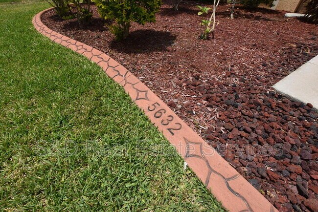 Building Photo - 5632 Aral Dr