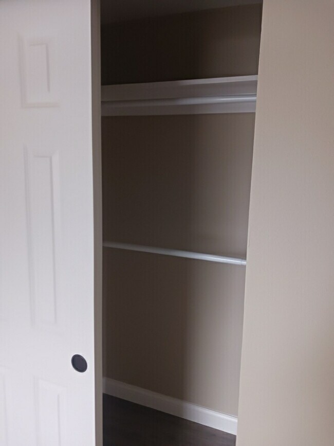 Building Photo - 430 Sara St