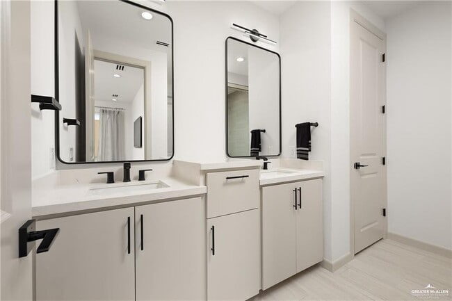 Building Photo - 22 Canary Ave