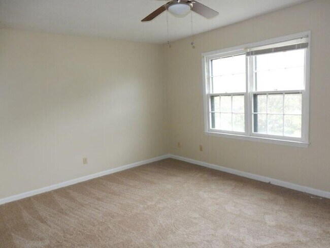 Building Photo - 6300 Olde Towne Dr