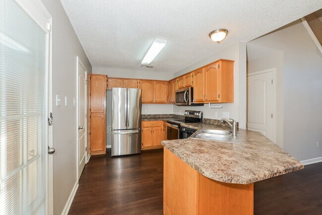 Building Photo - 9761 Dogwood Ct W