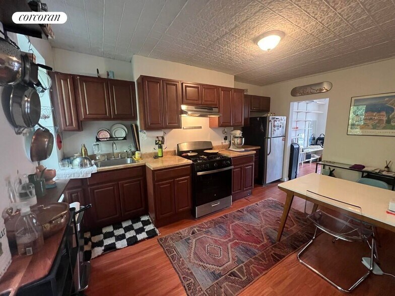 Building Photo - 306 3rd Ave