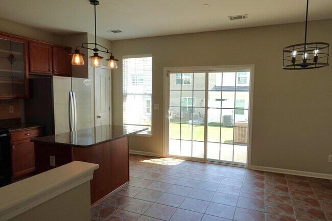 Building Photo - 202 Elise Dr