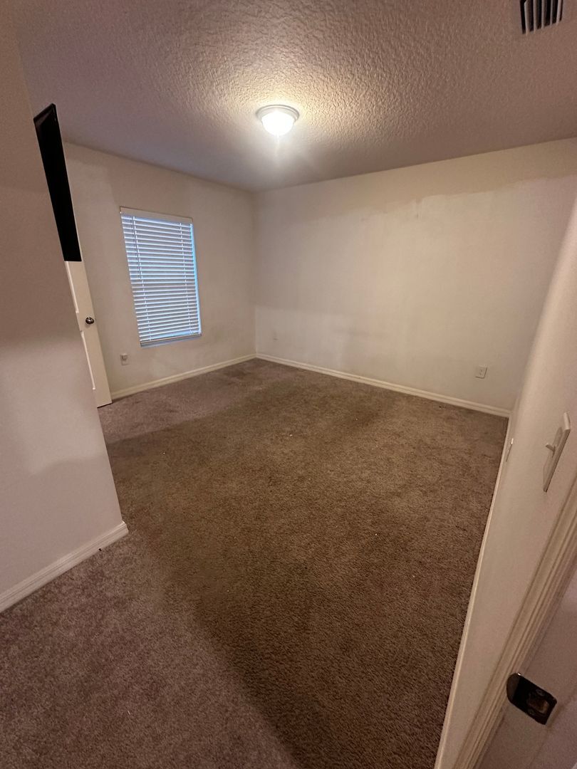 Building Photo - 276 Hyacinth Ct