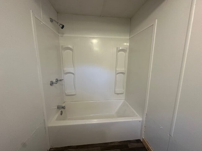 Building Photo - 450 Harmon Ln