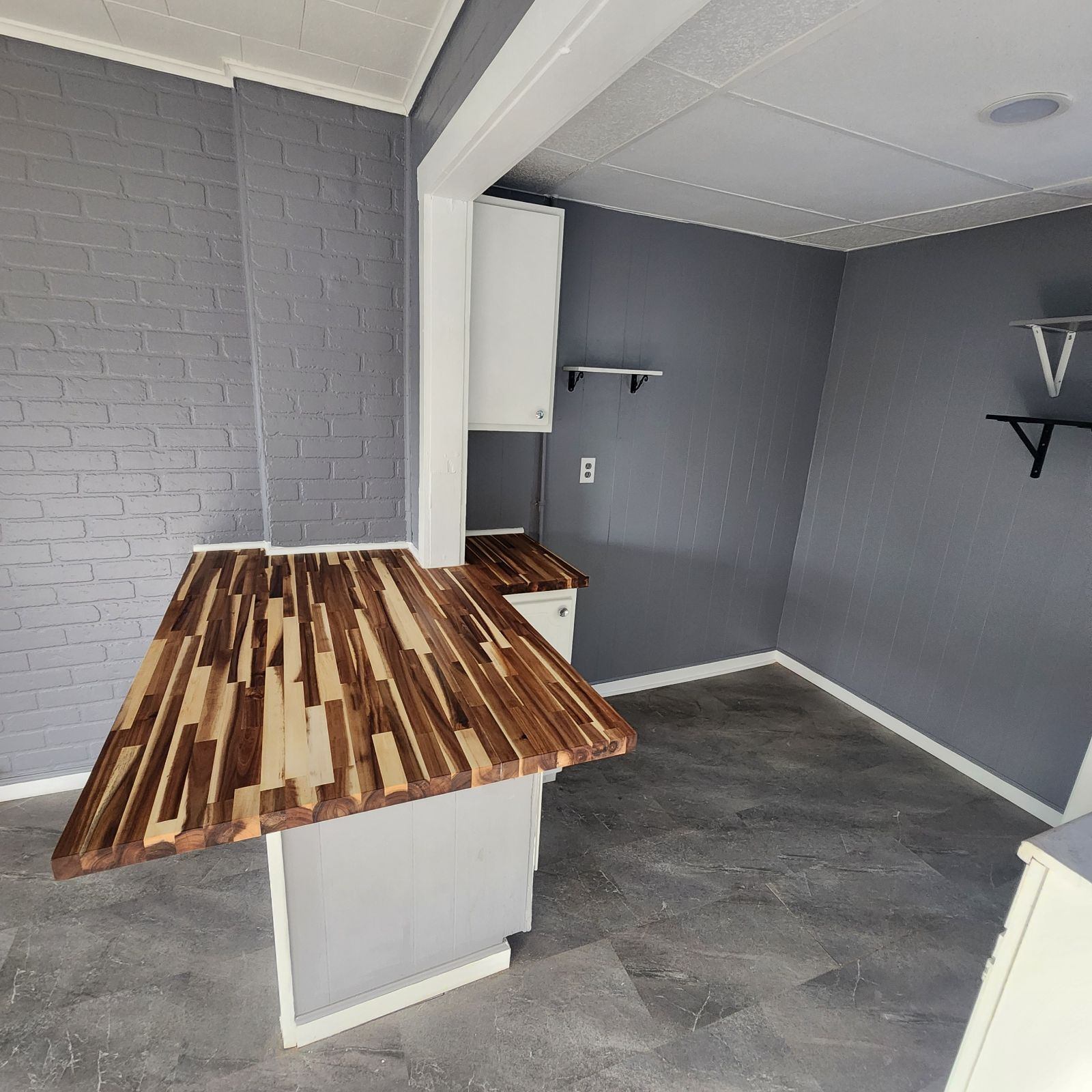 Building Photo - 170 W 2nd St