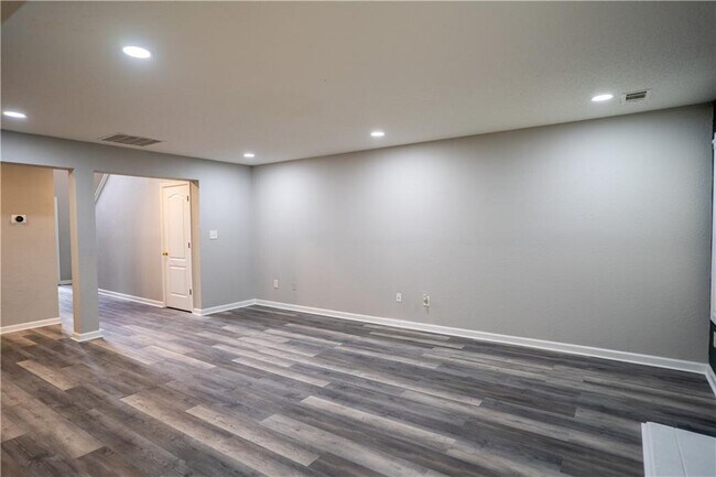 Building Photo - 3243 Newtons Crest Cir