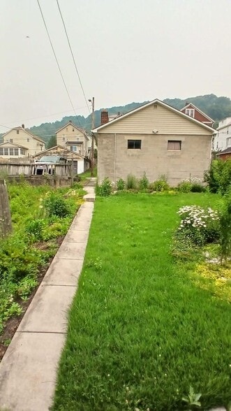 Building Photo - 648 Linden Ave