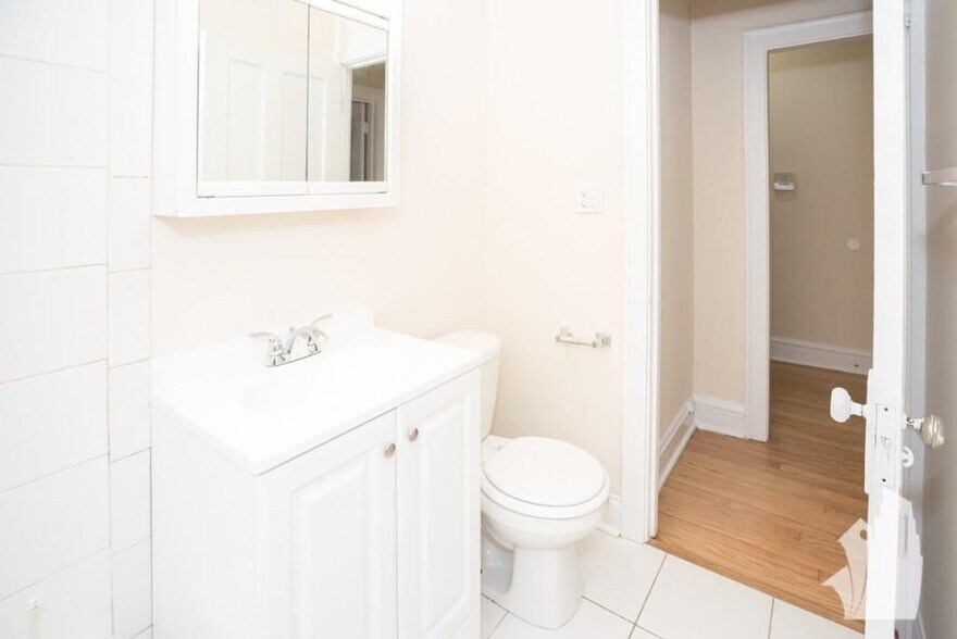 Building Photo - 5208 N Leavitt St