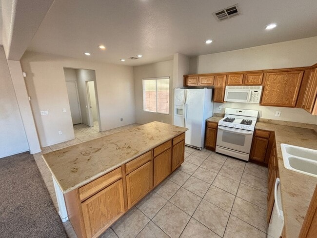 Building Photo - Gorgeous 3bed / 2.5bath home in the Silverstone Ranch community!