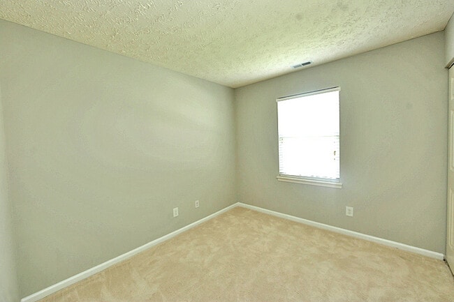 Building Photo - 4 Bedroom Home w/ Large Backyard Near RTP & Brier Creek