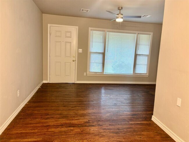 Building Photo - 1702 W Britton Rd