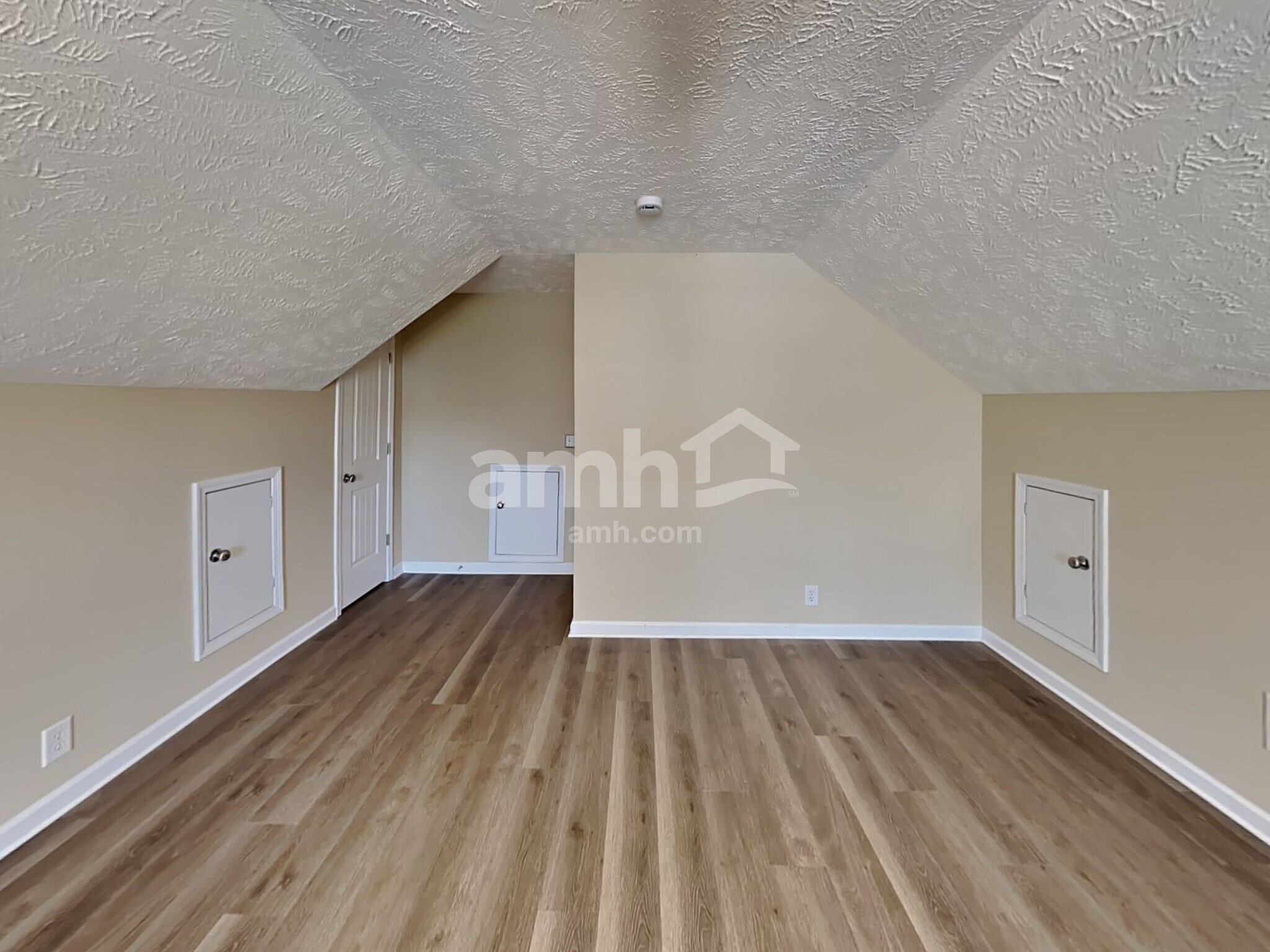 Building Photo - 112 Tulip Grove Point