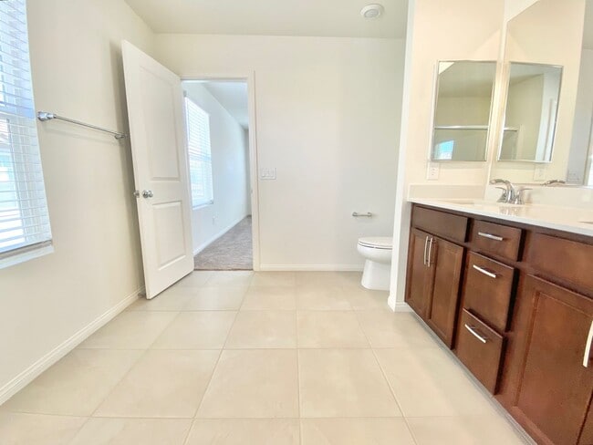 Building Photo - STUNNING BRAND NEW 3 BEDROOMS 2.5 BATHROOMS TWO STORY TOWNHOUSE WITH 2 CAR GARAGE