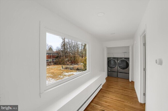 Building Photo - 537 Kemmerer Rd