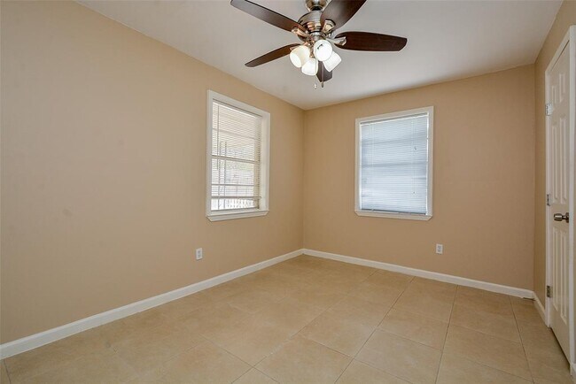 Building Photo - 16326 Cypress Bend Dr