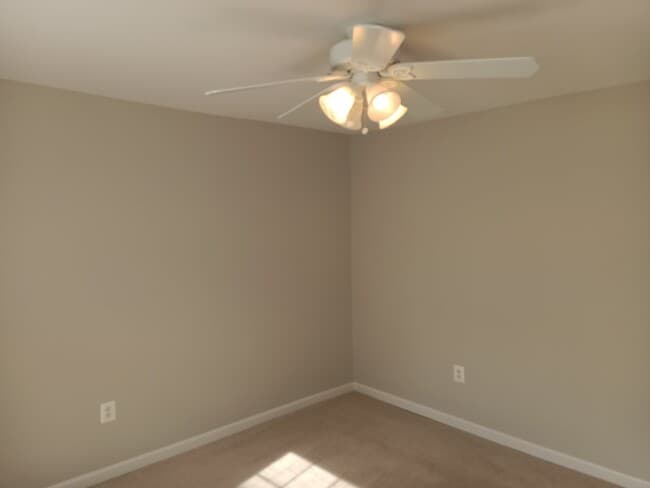 Building Photo - This charming 1,732-square-foot single-family home offers 3 bedrooms and 3 bathrooms, featuring a...