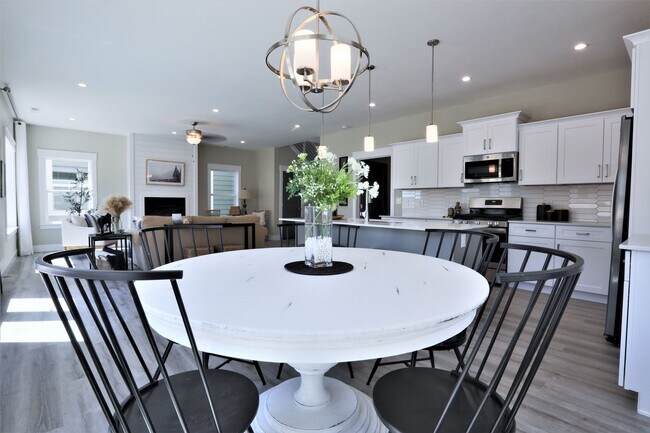 Building Photo - Like New 3BD/2.5BA with 2 Car Garage- $100...