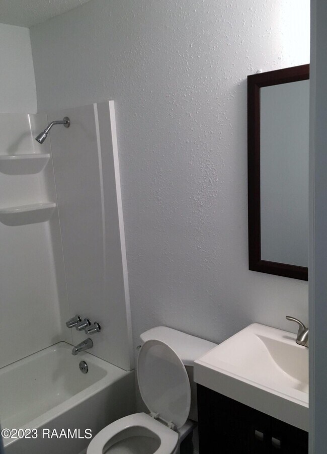 Building Photo - 106 Rue Royale Rue