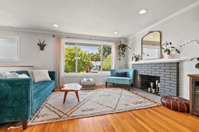 Building Photo - 3Bd/2.25Ba Seattle House